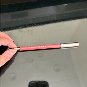 Fenty beauty trace’d out pencil lip liner riri